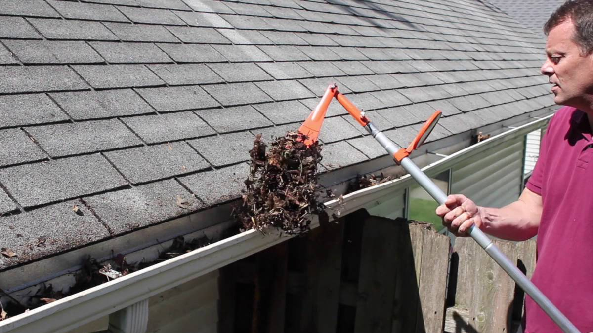 The Importance of Gutter Cleaning Maintenance Services